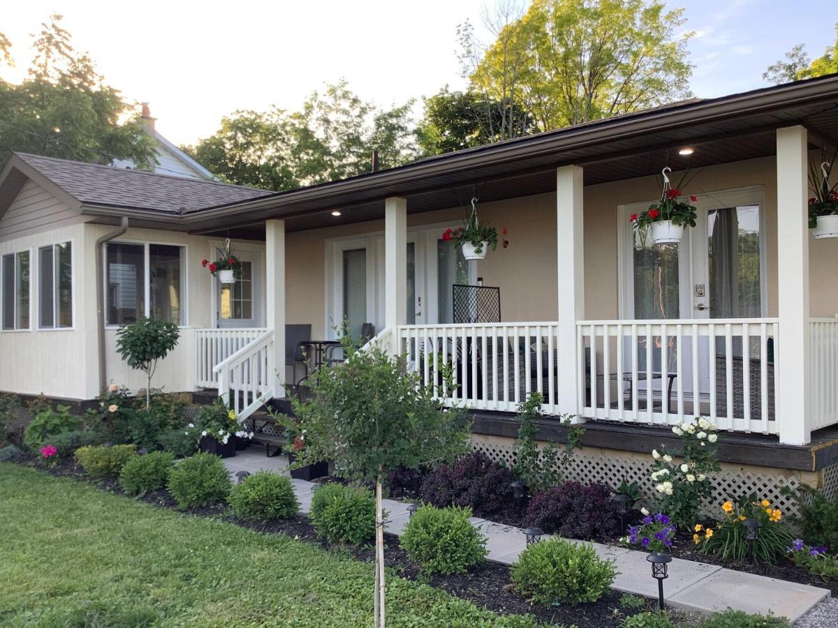 Summer Solstice Bed & Breakfast ナイアガラオンザレイク エクステリア 写真