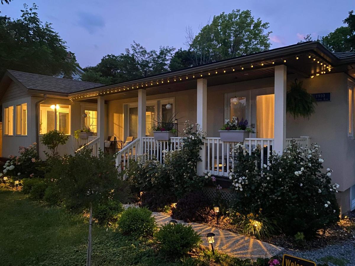 Summer Solstice Bed & Breakfast ナイアガラオンザレイク エクステリア 写真